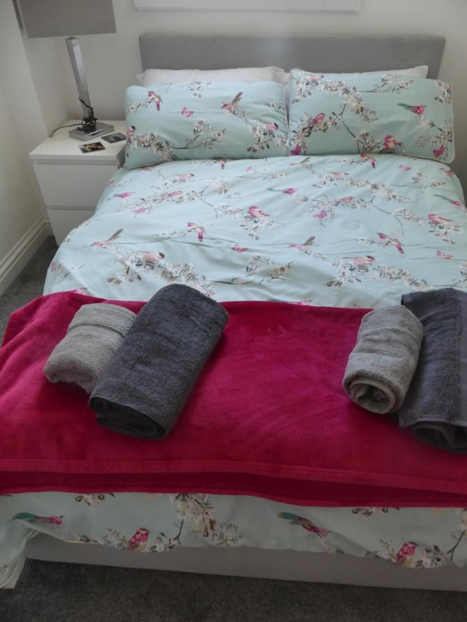 Flat 3, Willow Court * Llandudno